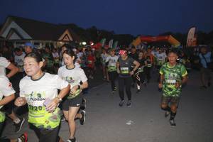 BIB: 
                            <button type="button" onclick="openModal(3529992)" class="btn btn-primary btn-sm float-right btn-popup" data-toggle="modal" data-target=".modal-high-quality">
                        <i class="fas fa-shopping-cart"></i> Add to Cart
                    </button>
                                            <button type="button" onclick="isThisMe(3529992, true)" class="btn btn-success btn-sm float-right btn-popup btn-isme hidden" data-toggle="tooltip" data-placement="bottom" title="นี่คือรูปของคุณใช่ไหม คลิกที่นี่เพื่อเอาเข้าอัลบั้ม">
                        <i class="fas fa-plus"></i> Add to album
                    </button>
                    <button type="button" onclick="isThisMe(3529992, false)" class="btn btn-warning btn-sm float-right btn-popup btn-isnotme hidden">
                        <i class="fas fa-ban"></i> Remove from album
                    </button>